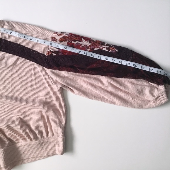 Free People Casual Long Balloon Sleeves Clash Top Womans Small Rose Petal Combo - Picture 9 of 10